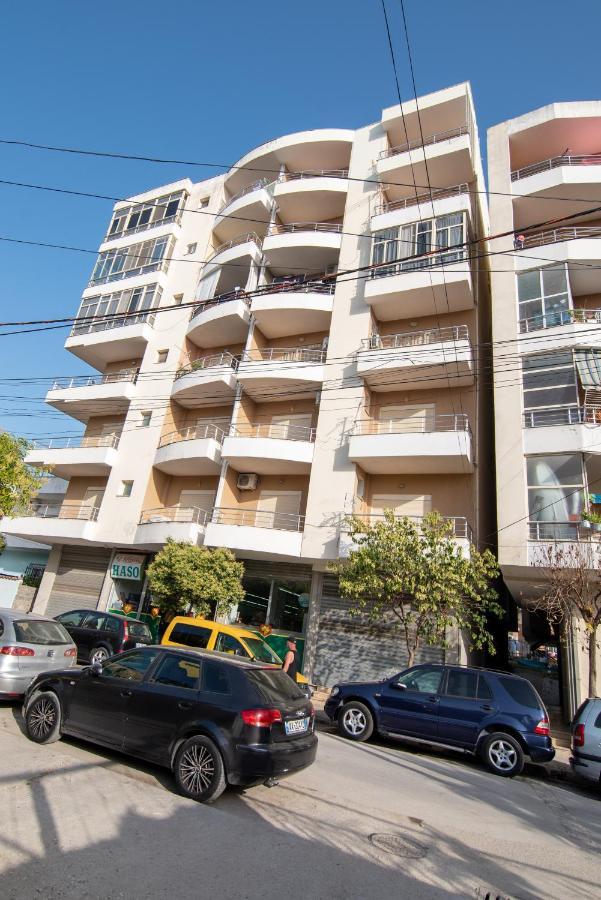 Ami Apartament Vlore Bagian luar foto