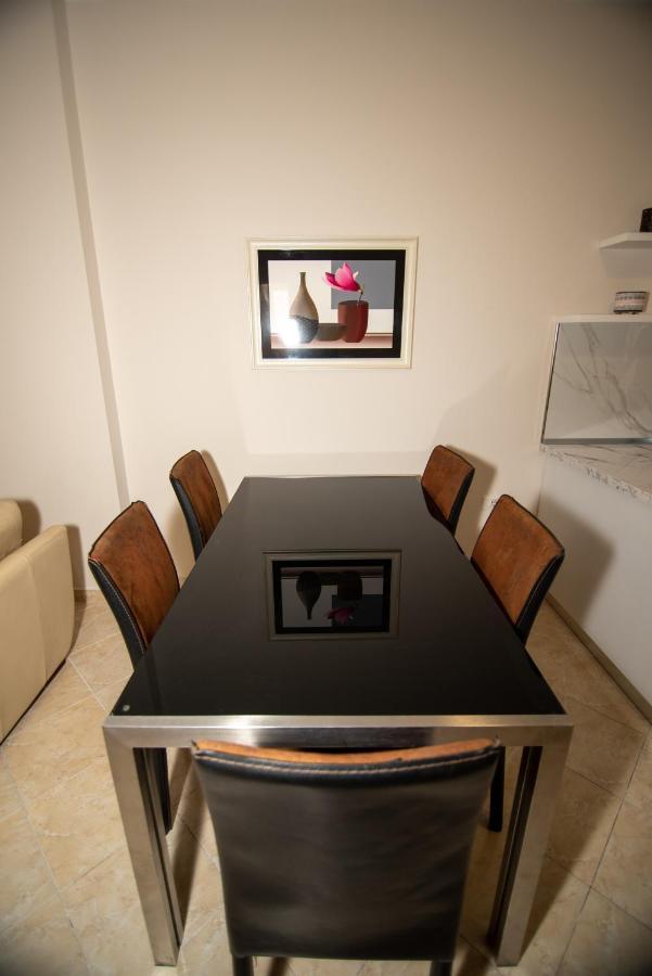 Ami Apartament Vlore Bagian luar foto