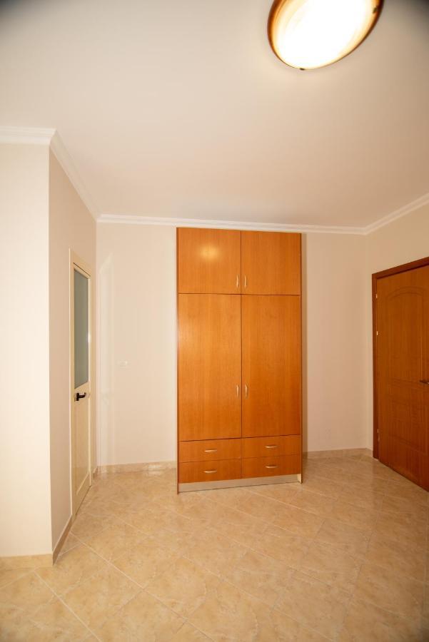 Ami Apartament Vlore Bagian luar foto