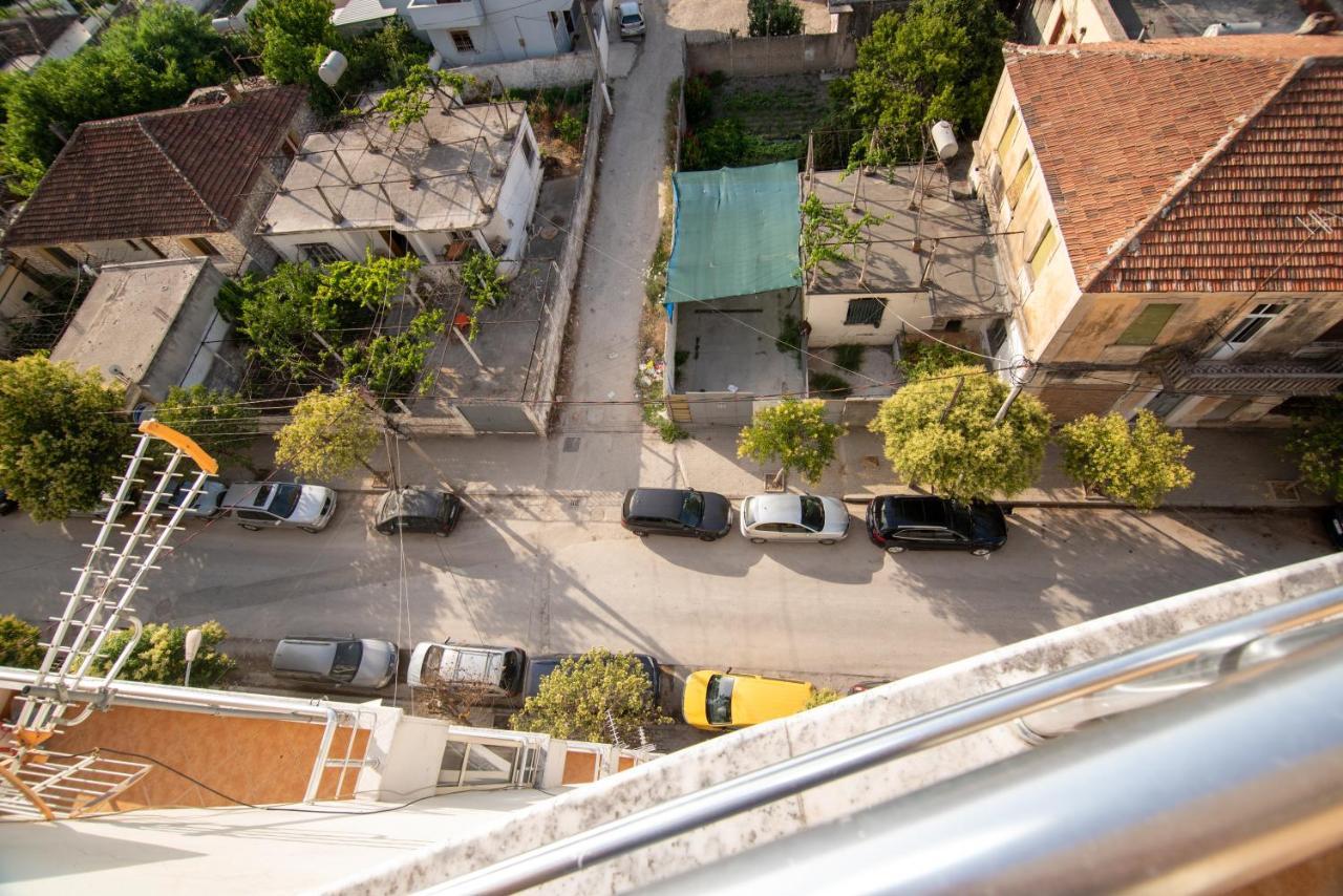 Ami Apartament Vlore Bagian luar foto